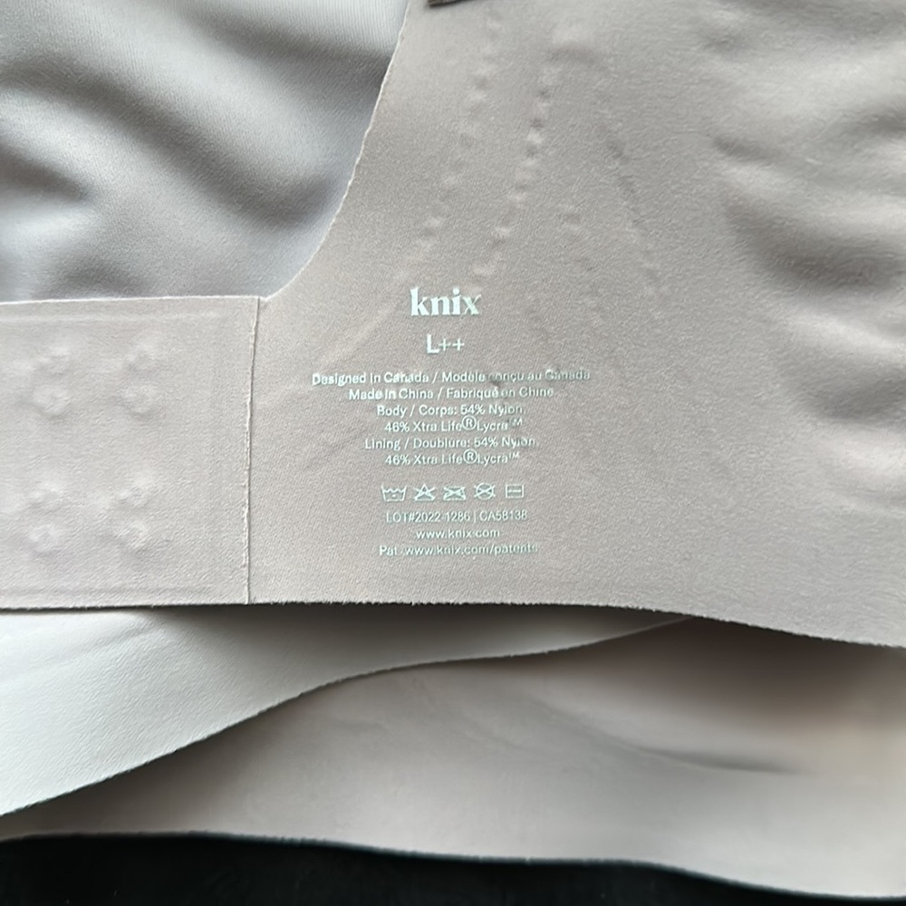 Knix Smooth Everyday Bra in Nirvana L++ - Picture 3 of 5